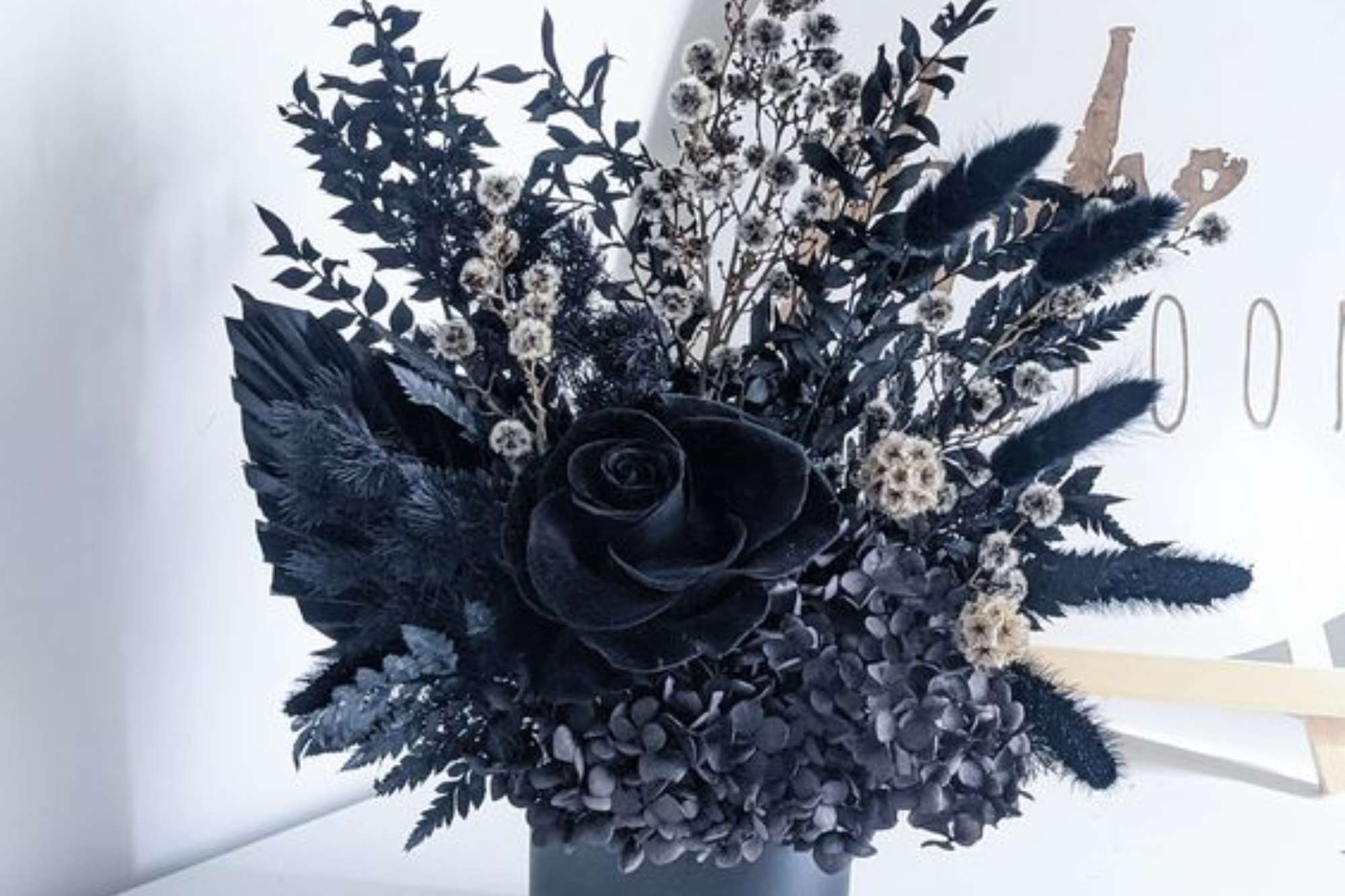 Black preserved arrangement